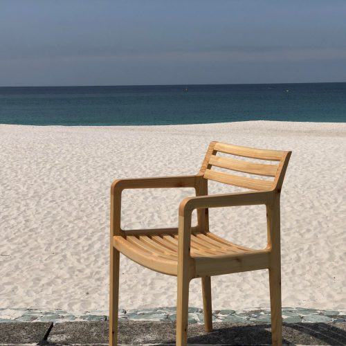Re-kumano　PROJECTの新作椅子をオンラインショップに掲載しました。
